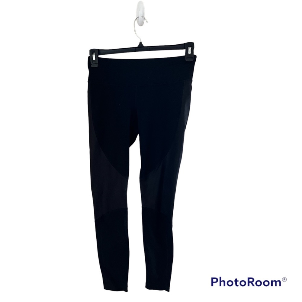 ◼️CHAMPION: Women’s size M, two tone black fitted leggings, w/back zipper◼️